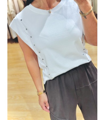Camiseta tachuelas