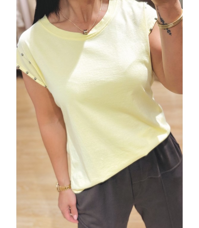 Camiseta tachuelas